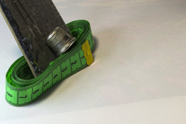 裁缝的用品是白色的。图片下载