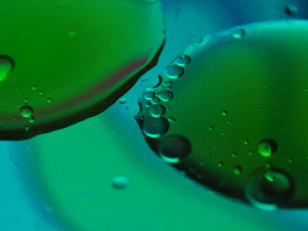 神奇的肥皂泡似乎是我们星球的神奇颜色图片下载