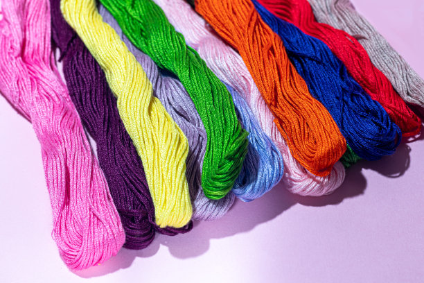 缝纫用的棉线。彩色调色板，手工工艺。图片下载