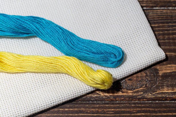 缝纫用的棉线。彩色调色板，手工工艺。图片下载