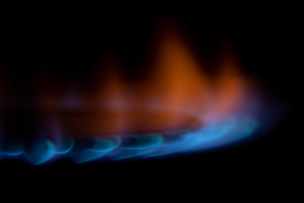 煤气在黑暗中燃烧特写，煤气炉图片下载