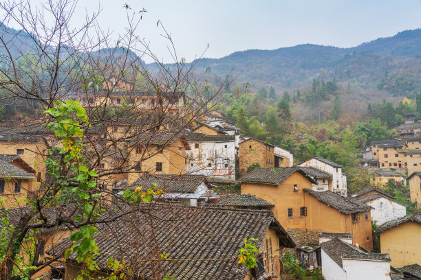 中国安徽省山区的古村落与自然风光图片下载