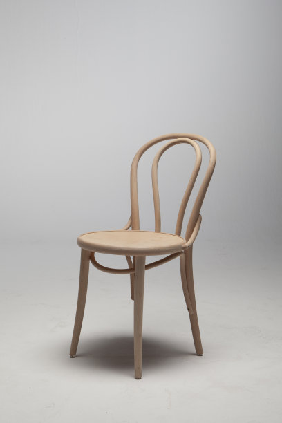 白色背景的木椅图片下载