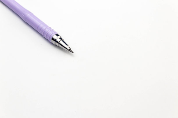 机械铅笔孤立在白色背景上图片下载