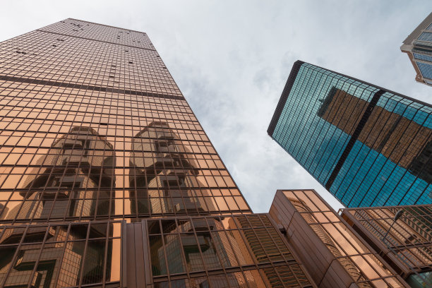 香港，高楼林立的城市天际线图片下载