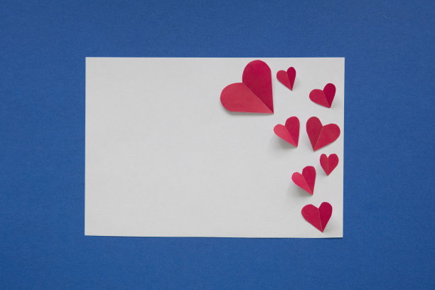 心形与框架和情人节背景。图片下载