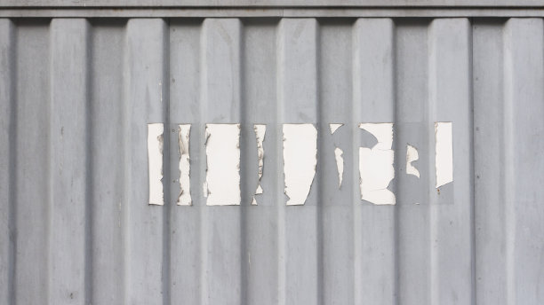 金属门上的纸印痕迹图片下载