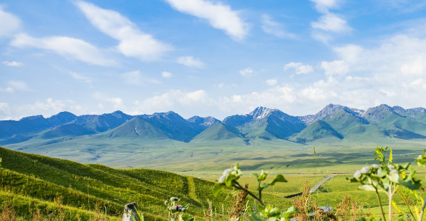 新疆草原自然景观图片下载