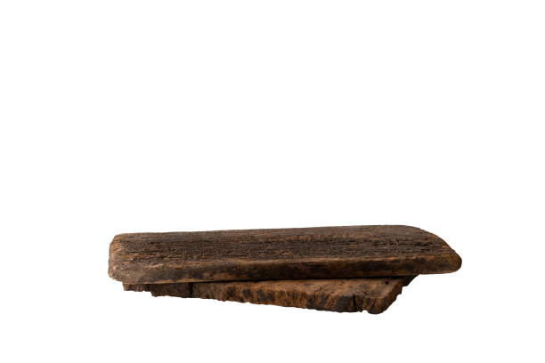 旧木制品展示平台呈现简约风格，孤立在白色背景上，用裁剪路径进行设计工作图片下载