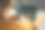 女孩在笔记本电脑上检查电脑代码图片下载