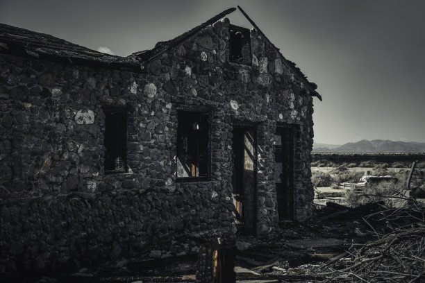 那栋令人毛骨悚然的房子图片下载