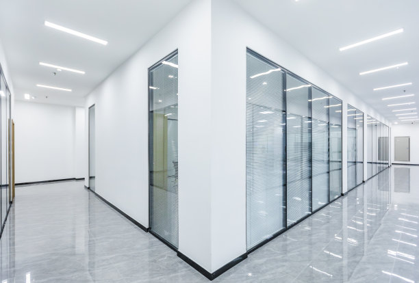 空荡荡的走廊图片下载