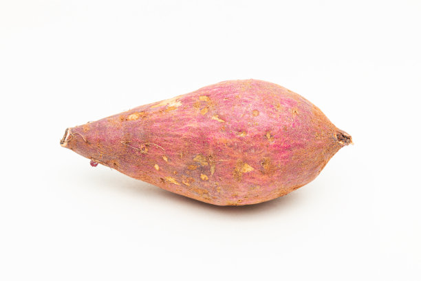 白色背景上分离的日本红薯图片下载