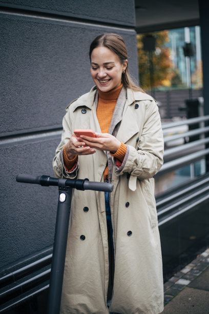 年轻的女人图片下载