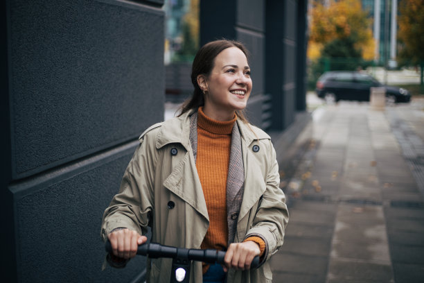 年轻的女人图片下载