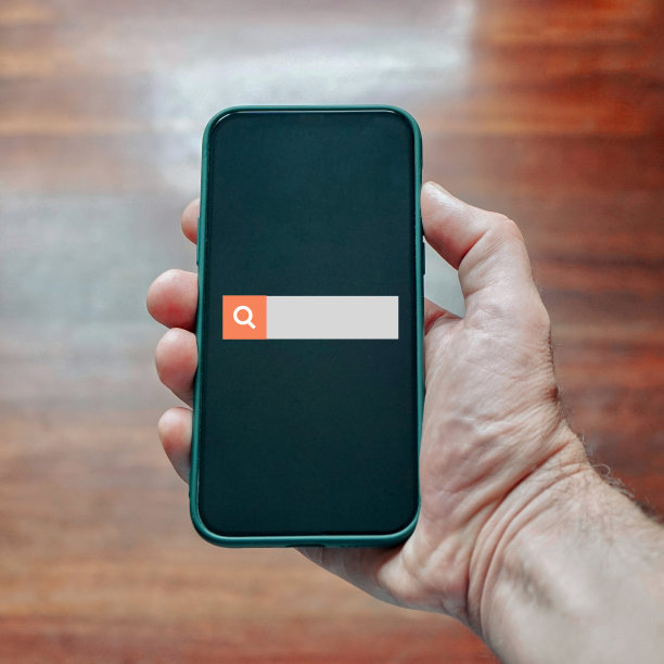 手持智能手机上网搜索图片下载