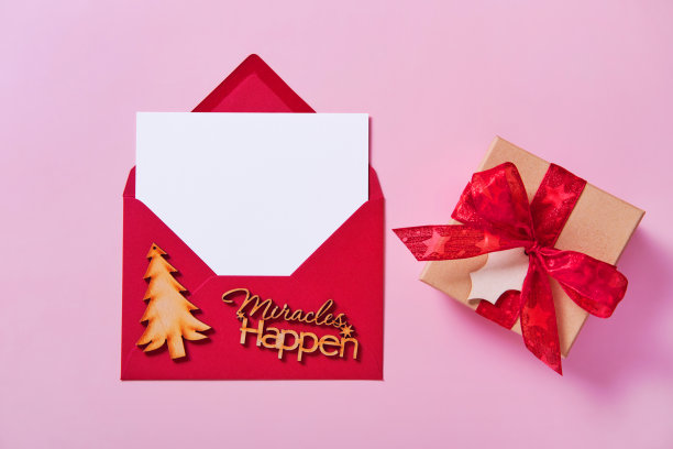 圣诞节明信片设计模板与铭文奇迹发生。图片下载