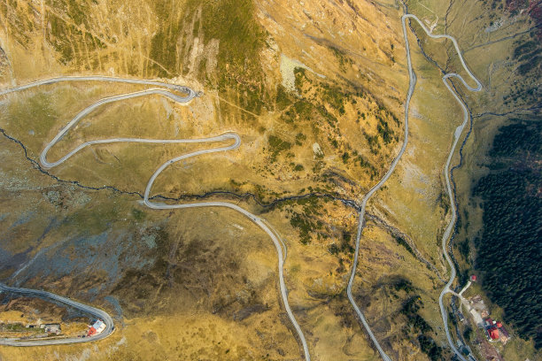 罗马尼亚的特瓦格拉什山路图片下载