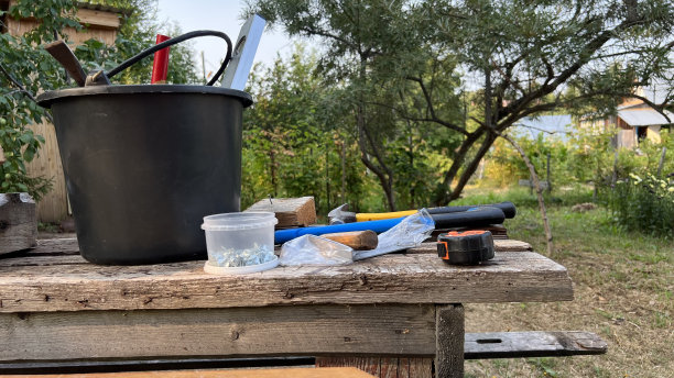 工具在工作台上图片下载