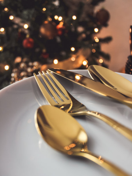 金色的餐具图片下载