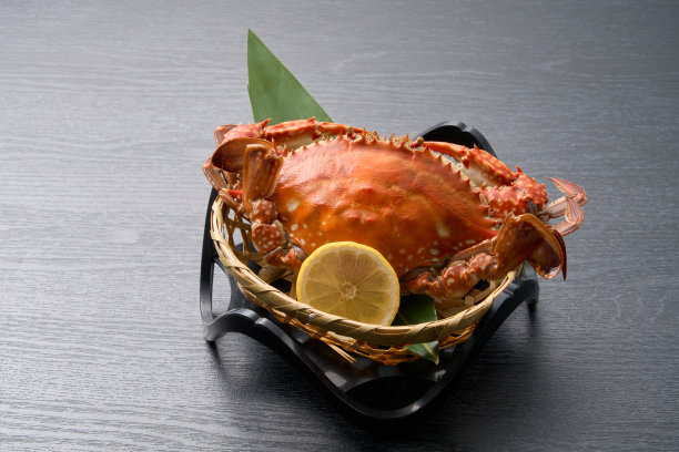 日本料理，盐煮迁徙蟹图片下载