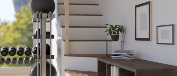 最小的现代家庭走廊，运动空间对着楼梯，运动设备图片下载