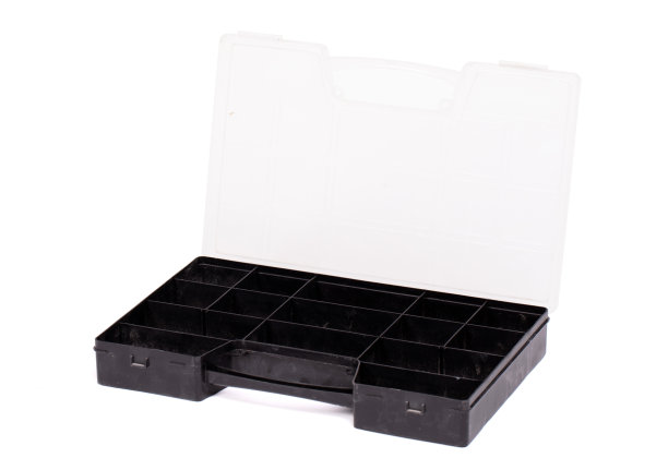 旧塑料盒孤立在白色上图片下载