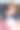 特写照片一个生病的女人在家里，有严重的流鼻涕和感冒，躺在床上盖着毯子，打电话给医生的建议图片下载