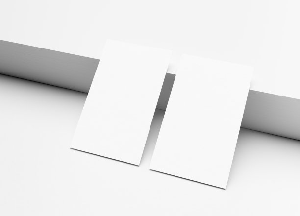 两张空白名片模板在讲台上图片下载