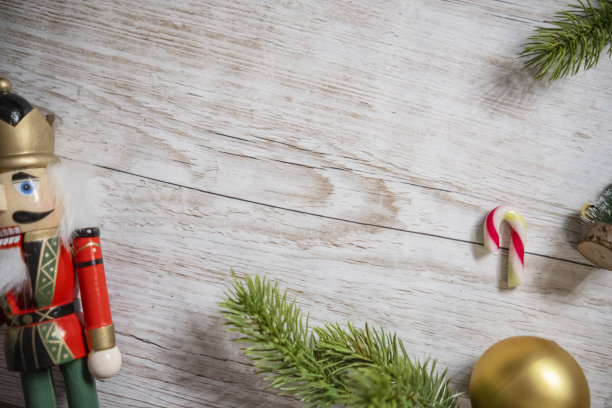 圣诞背景概念-松叶和胡桃夹子图片下载