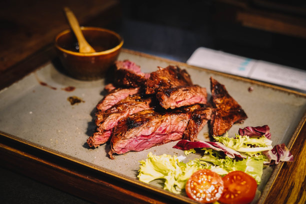 阿根廷牛排店的牛肉块图片下载