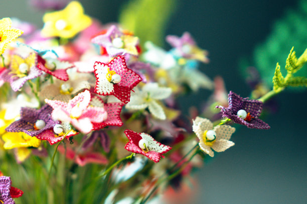 手工编织人造花花瓶图片下载