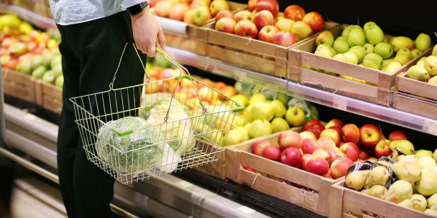 购买蔬菜(卷心菜、花椰菜、西兰花)图片下载