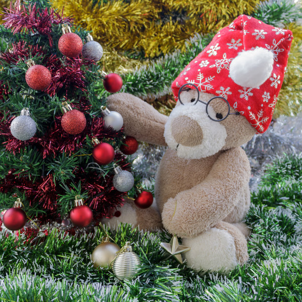 泰迪熊装饰圣诞树图片下载