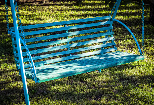 花园吊秋千图片下载