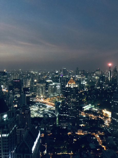 曼谷城市景观与天际线在夜间图片下载
