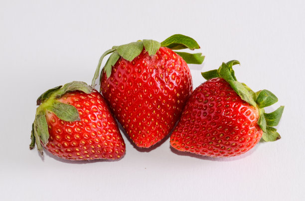 新鲜熟草莓图片下载