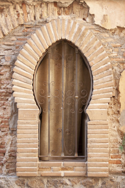 中世纪风格拱形窗户的细节图片下载