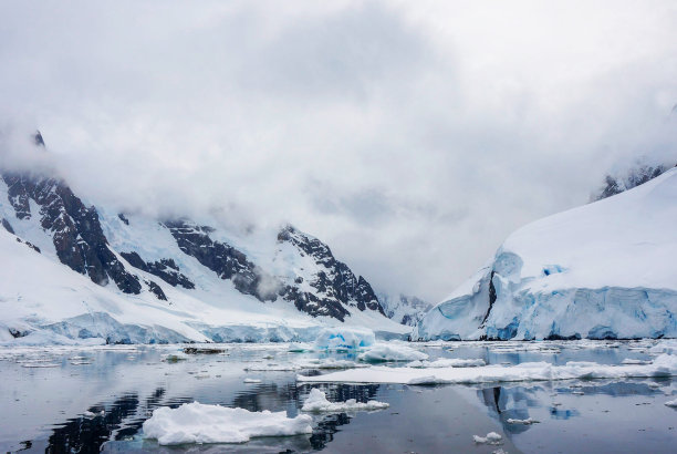 美丽的布朗悬崖，南极洲图片图片下载