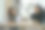 一个女人带着她的狗去看兽医。图片下载