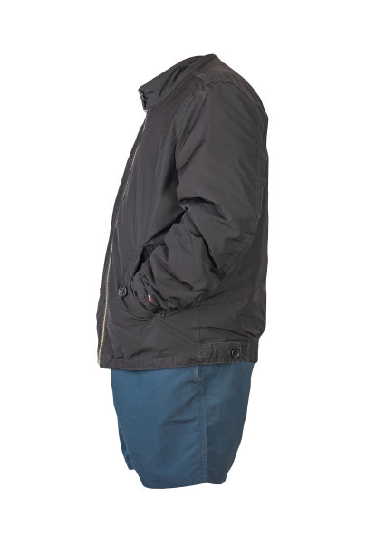 男子飞行员夹克运动短裤孤立的白色背景。时尚休闲装图片下载