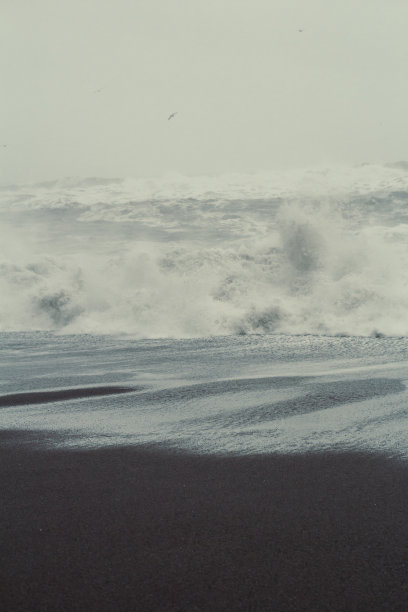 恶劣天气的海上风景照片图片下载