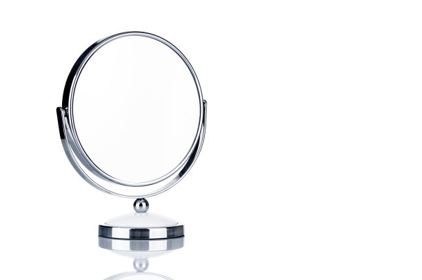 圆形桌子镜子上隔离的白色背景图片下载