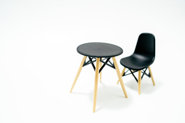 黑色桌椅图片下载