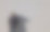 成年男子的肖像在牛仔帽对着白色的墙与阳光和阴影图片下载