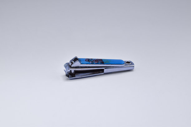 蓝色指甲钳图片下载