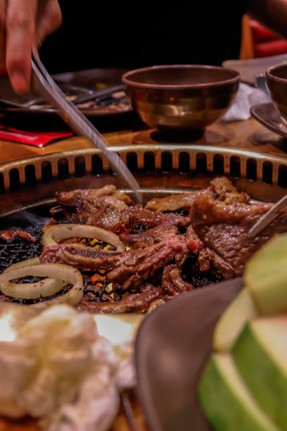 准备在日本烧烤的牛肉照片图片下载