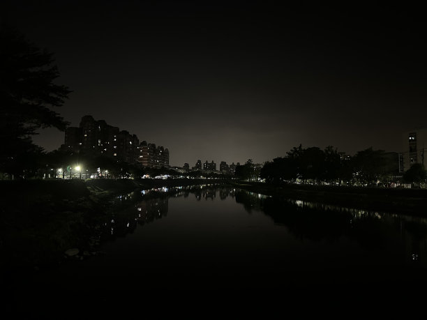 河边的建筑图片下载