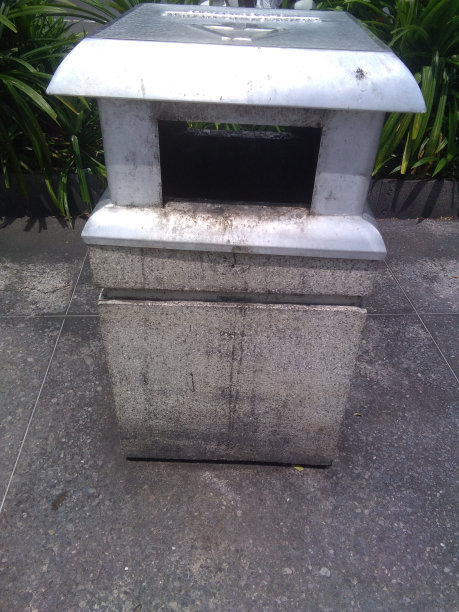 垃圾桶图片下载