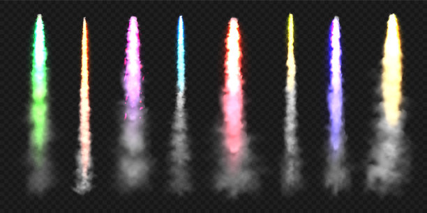 逼真的彩色太空火箭轨迹。燃放节日烟花。大火爆发，爆炸。导弹或子弹痕迹。喷气式飞机的轨迹。烟云，雾。蒸汽流量。矢量图图片下载